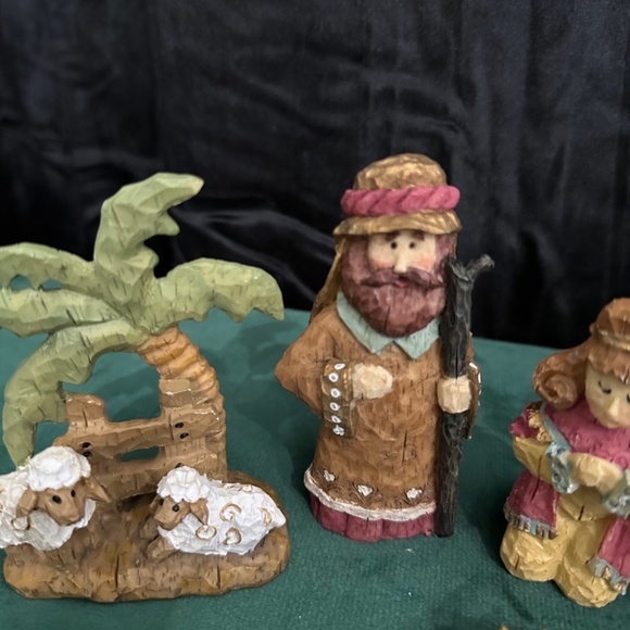 Midwest of Cannon, 6 piece Nativity Set - Picture 2 of 5